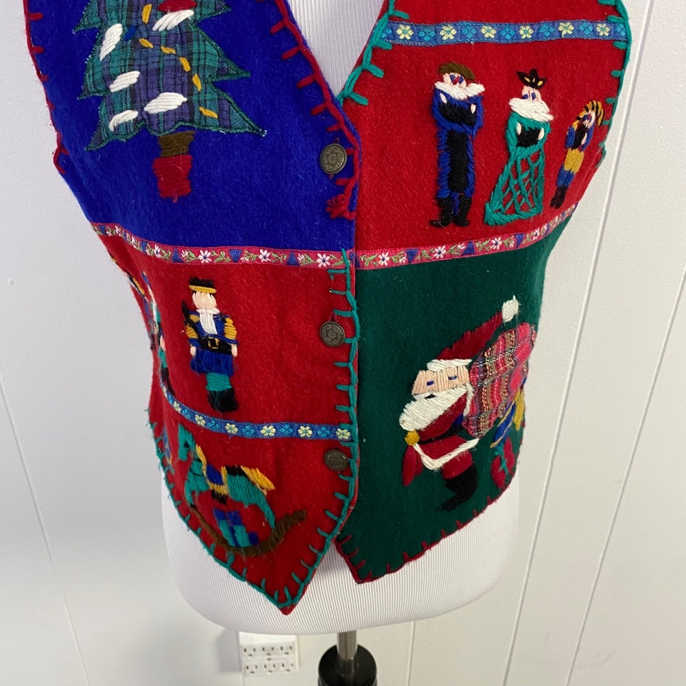 Erika Classics Vintage Christmas Vest Womens Large Wool Blend Santa Embroidered - Picture 9 of 11
